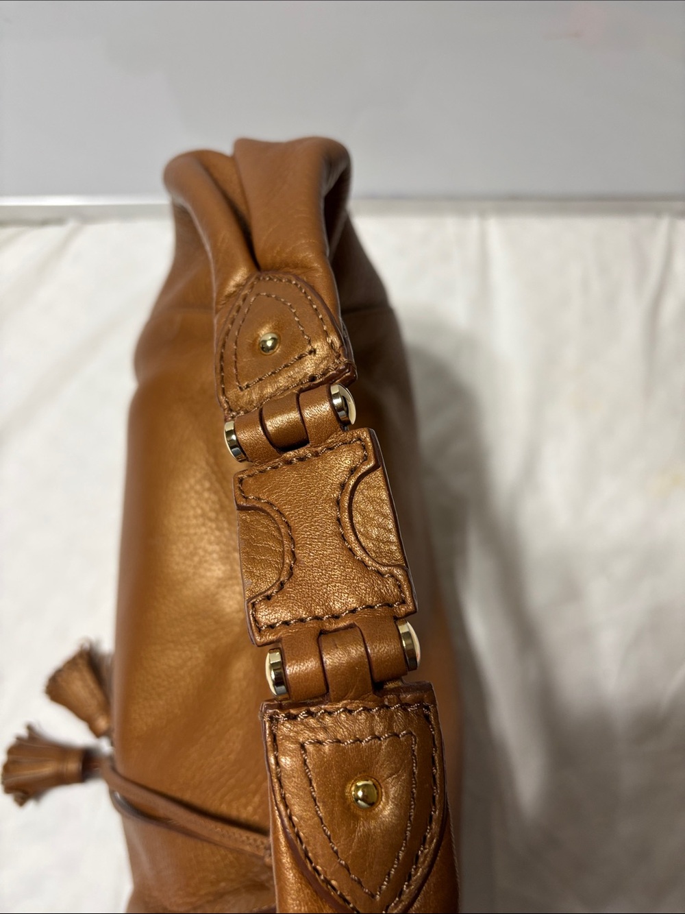 Cole Haan gold- Tan pebble Leather bag with Logo Patch. Vintage - never worn. - Picture 3 of 8
